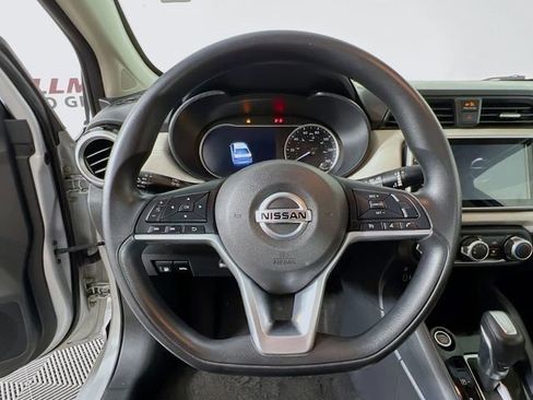 Used 2020 Nissan Versa SV image 12