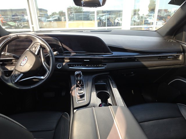 Used 2022 Cadillac Escalade Sport w/ Touring Package AWD/4WD image 11