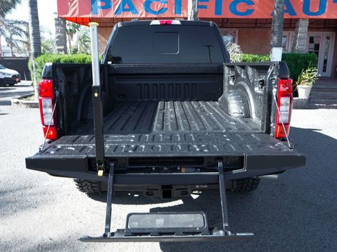 Used 2022 Ford F250 XLT w/ Black Appearance Package AWD/4WD image 8