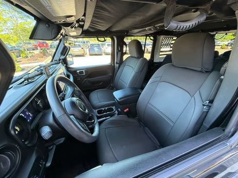 Used 2024 Jeep Wrangler Unlimited Rubicon 4xe w/ Convenience Group AWD/4WD image 5
