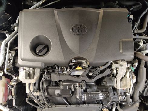 Used 2018 Toyota Camry XLE image 30