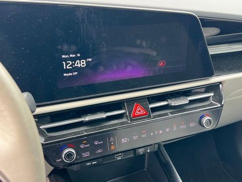Certified 2023 Kia Niro Wind w/ Wind Preserve Package image 19