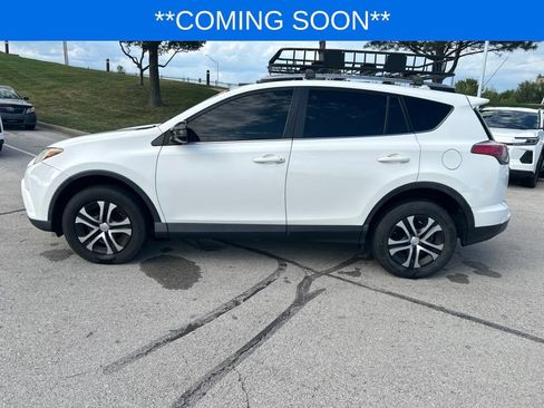 Used 2017 Toyota RAV4 LE FWD image 11