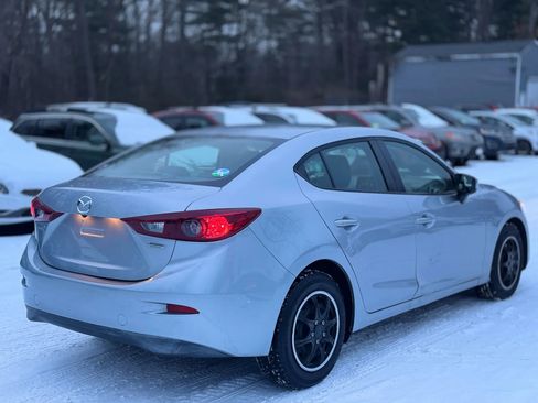 Used 2017 MAZDA MAZDA3 Sport image 5