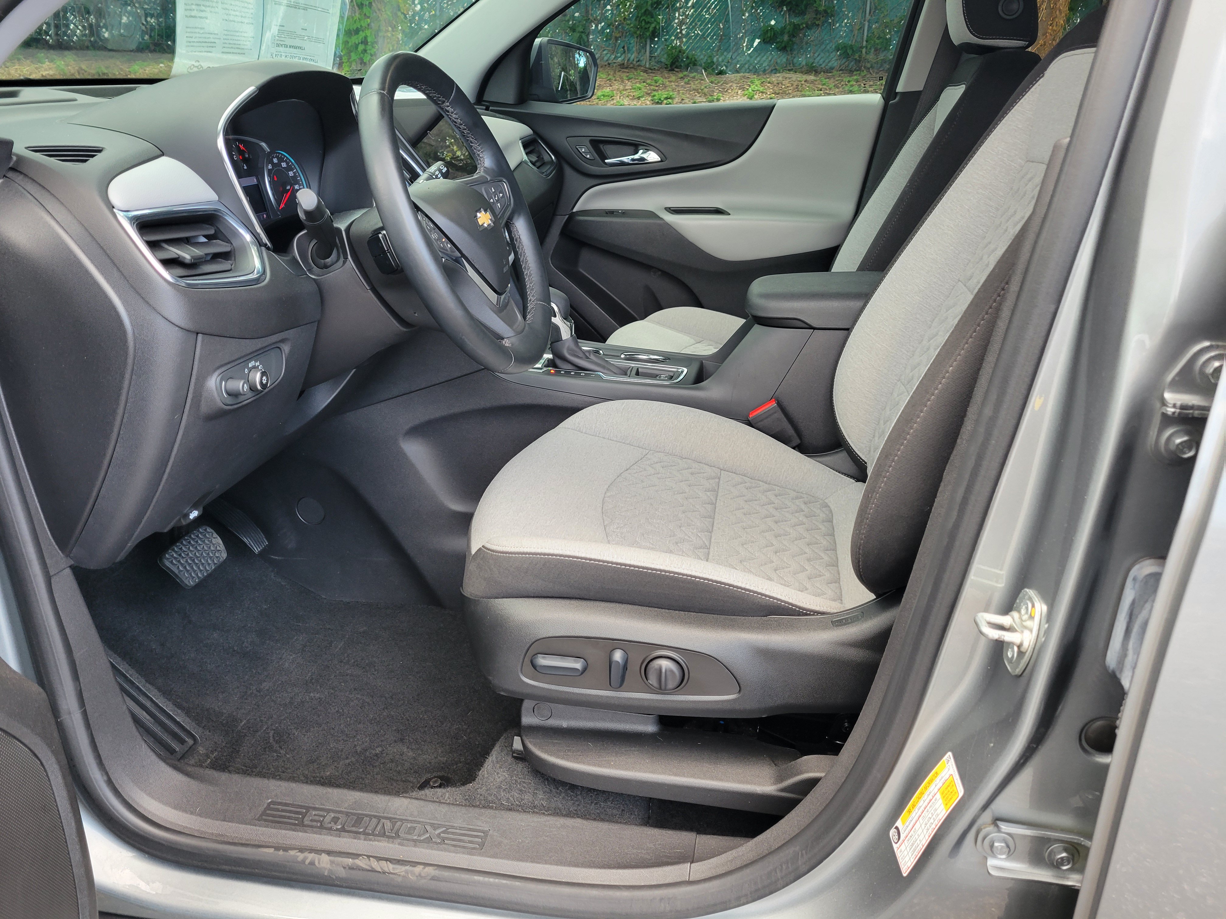 Used 2023 Chevrolet Equinox LT FWD image 30