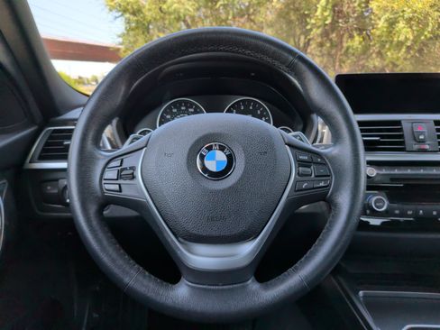 Used 2018 BMW 330i xDrive Sedan w/ Premium Package AWD/4WD image 21