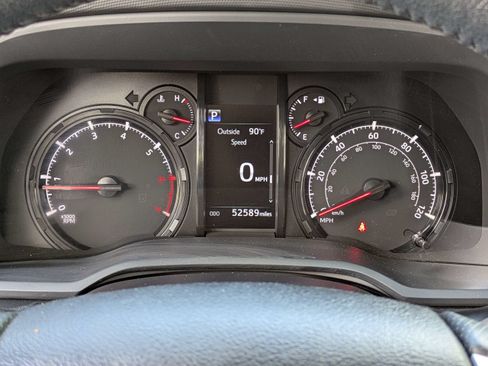 Used 2023 Toyota 4Runner SR5 Premium w/ Moonroof Package RWD image 28