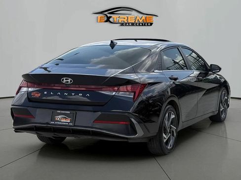 Used 2025 Hyundai Elantra SEL w/ Cargo Package FWD image 6