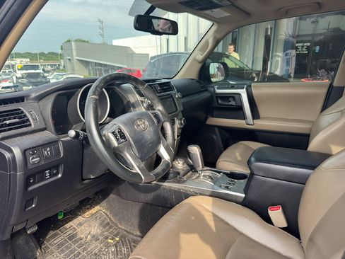 Used 2012 Toyota 4Runner Limited AWD/4WD image 6