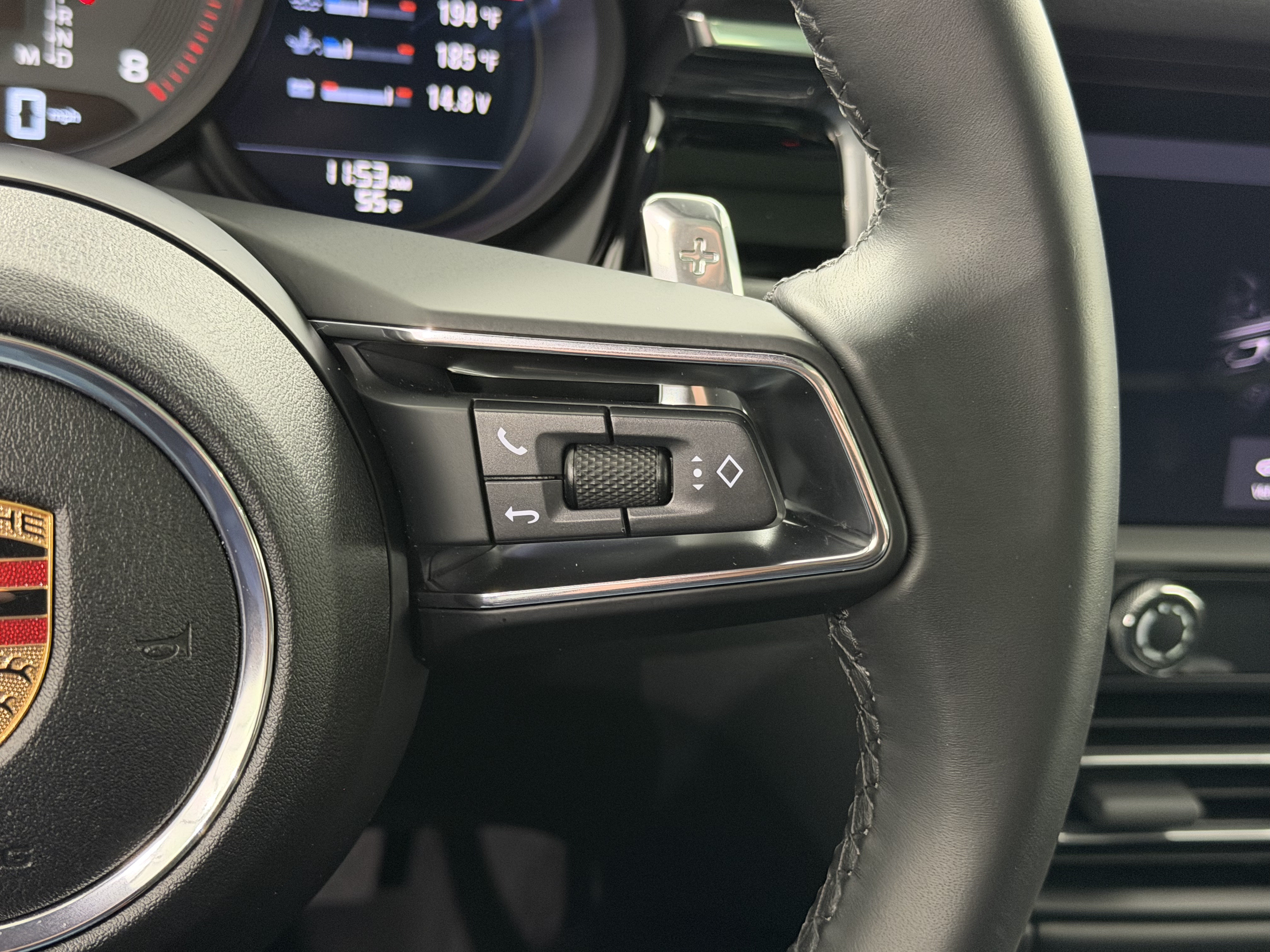 Used 2025 Porsche Macan AWD/4WD image 49