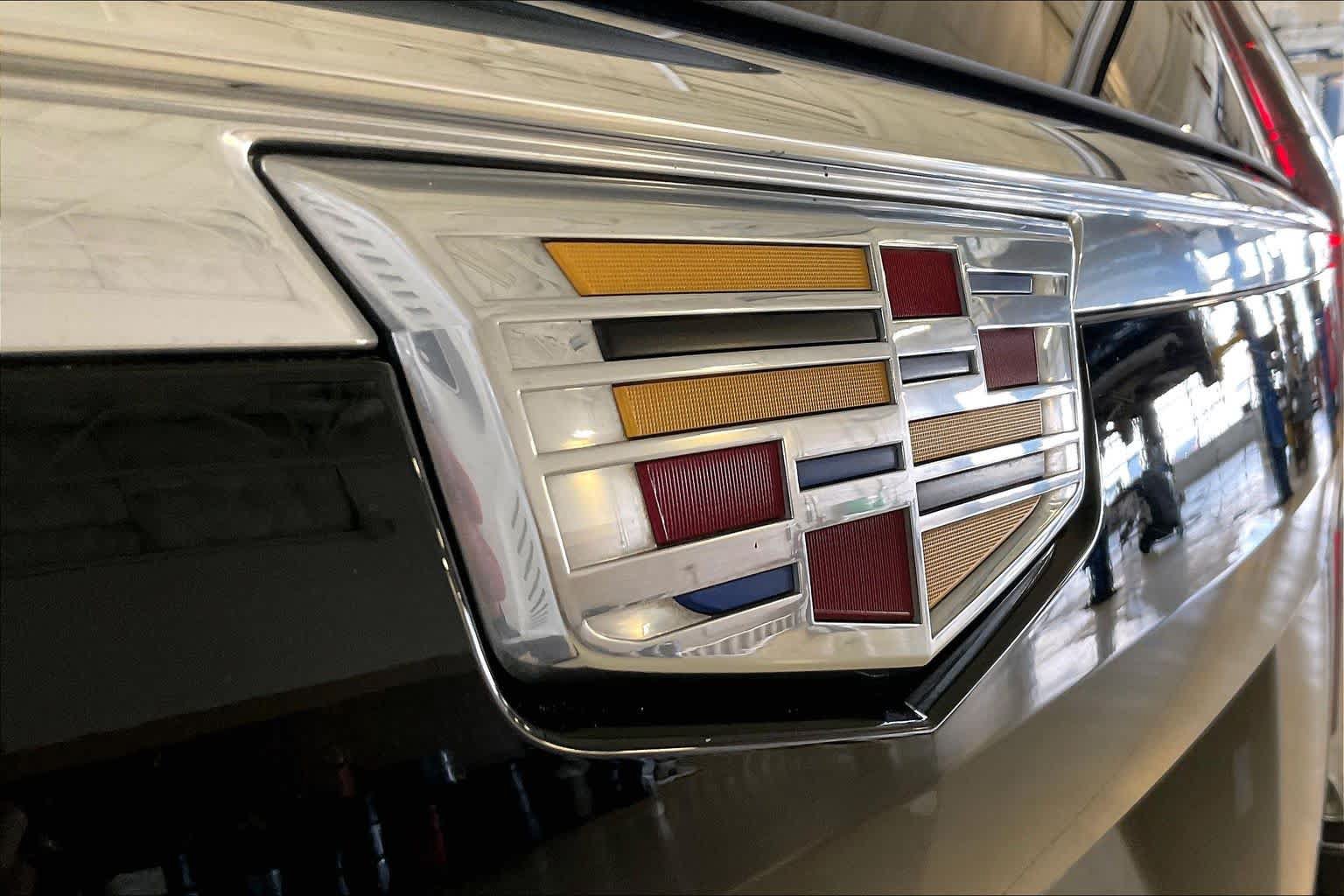 Used 2023 Cadillac Escalade Luxury RWD image 30