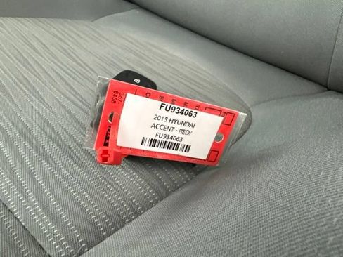 Used 2015 Hyundai Accent GLS FWD image 29