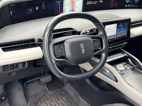 Certified 2024 Lincoln Nautilus Reserve AWD/4WD image 4
