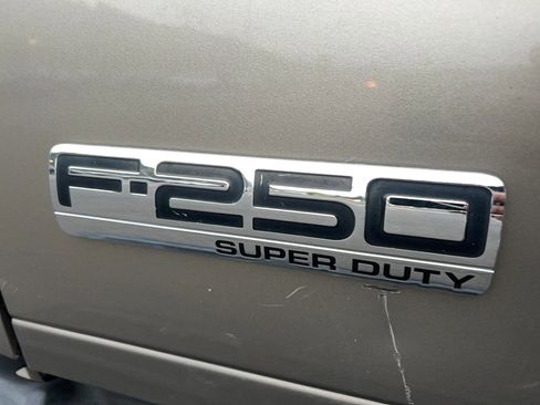 Used 2006 Ford F250 XLT image 13