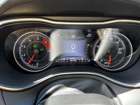 Used 2019 Jeep Cherokee Trailhawk w/ Cold Weather Group AWD/4WD image 30