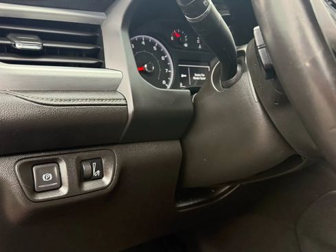 Used 2019 GMC Acadia SLE w/ LPO, Cargo Package FWD image 23