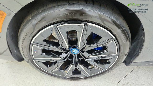 Used 2023 BMW i7 xDrive60 AWD/4WD image 55