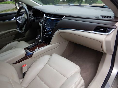 Used 2013 Cadillac XTS image 17