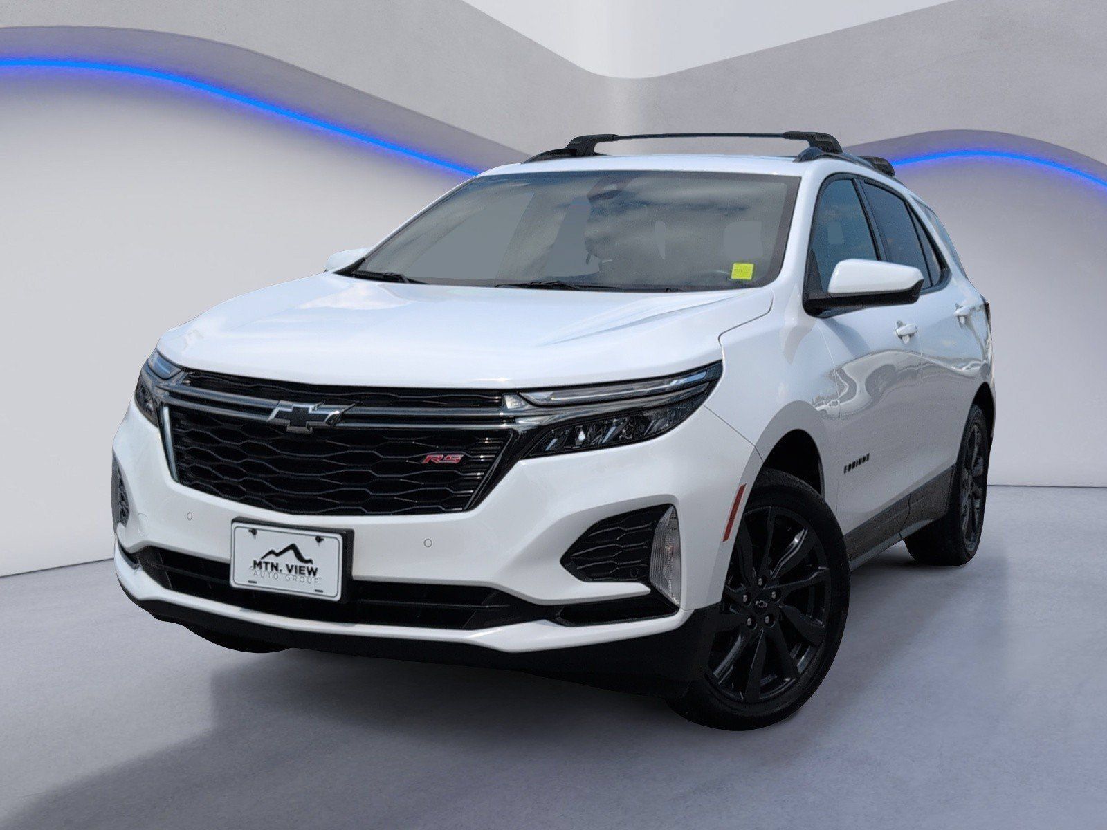 Used 2023 Chevrolet Equinox RS w/ LPO, Floor Liner Package AWD/4WD image 2
