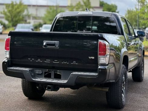 Used 2023 Toyota Tacoma TRD Off-Road w/ TRD Premium Off Road Package AWD/4WD image 5