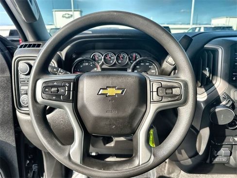 Used 2022 Chevrolet Silverado 2500 Custom w/ Custom Value Package image 11