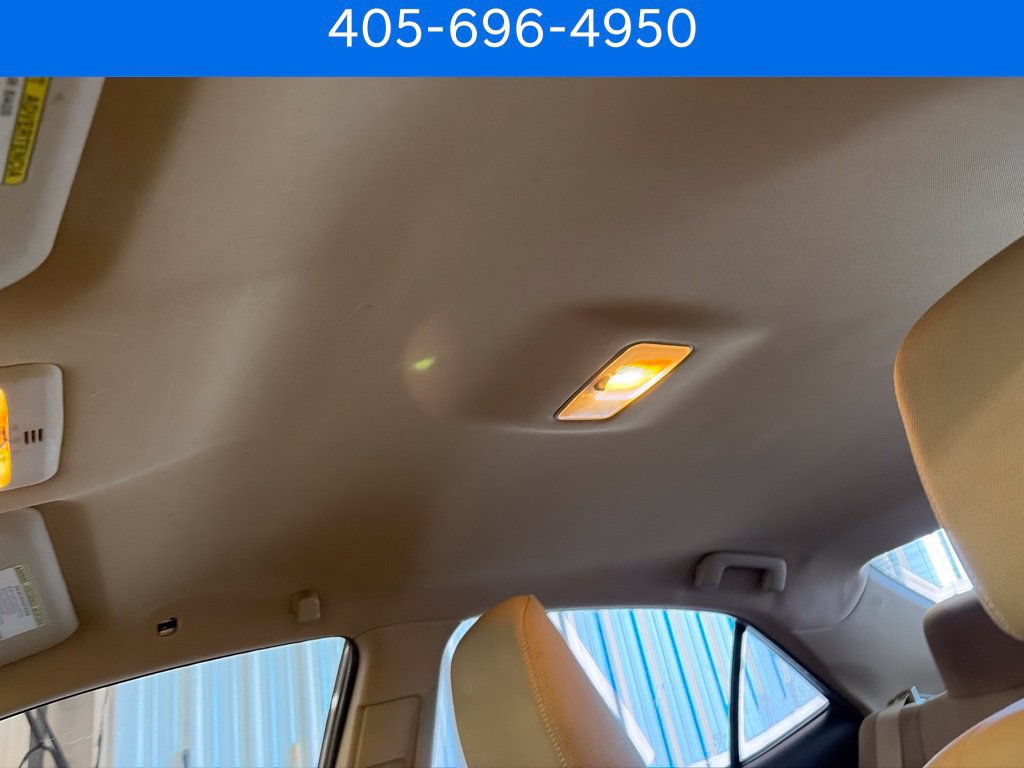 Used 2015 Toyota Corolla LE FWD image 5