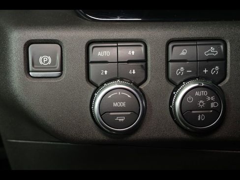 Certified 2025 GMC Sierra 2500 SLE w/ SLE Value Package; AWD/4WD image 16