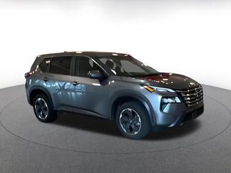 Used 2025 Nissan Rogue SV FWD video 2