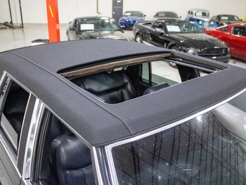 Used 1989 Lincoln Town Car Signature image 20