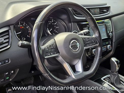 Used 2018 Nissan Rogue SV image 21