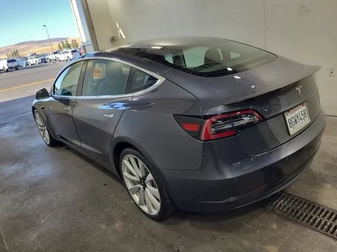 Used 2018 Tesla Model 3 Performance AWD/4WD image 2