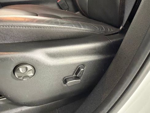 Used 2025 Dodge Durango GT image 24