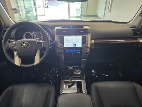 Used 2022 Toyota 4Runner Limited AWD/4WD image 10