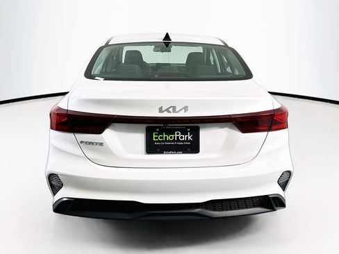 Used 2024 Kia Forte LXS image 7