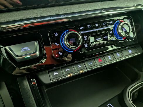 Used 2023 GMC Sierra 1500 AT4 w/ AT4 Premium Package image 31