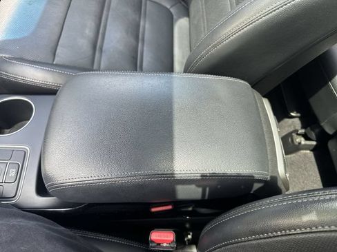 Used 2017 Kia Sorento SX AWD/4WD image 28