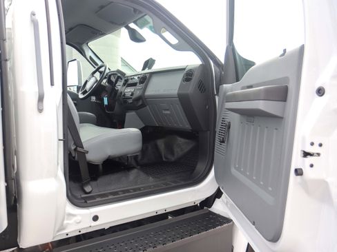 Used 2023 Ford F650 2WD Regular Cab Super Duty image 13