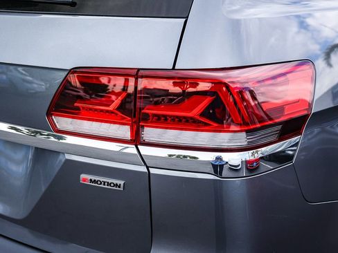 Used 2021 Volkswagen Atlas SE w/ Panoramic Sunroof Package image 11