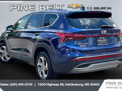 Used 2023 Hyundai Santa Fe SE FWD image 2