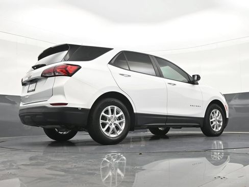 Used 2023 Chevrolet Equinox LS FWD image 33