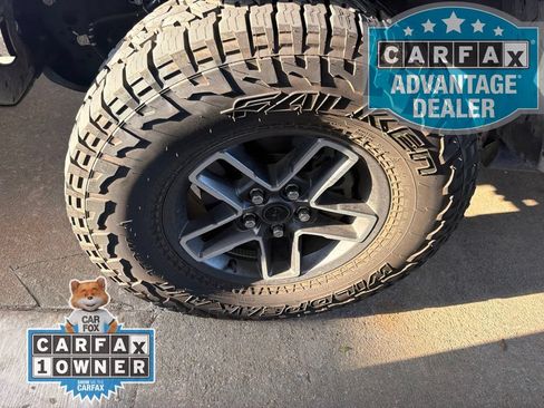Used 2025 Jeep Gladiator Mojave AWD/4WD image 8
