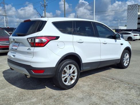 Used 2017 Ford Escape SE FWD image 24