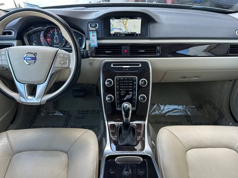 Used 2016 Volvo XC70 T5 Platinum w/ Protection Package image 3