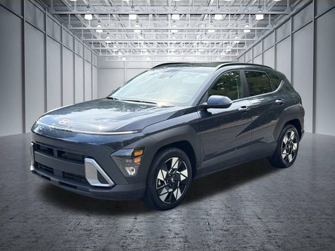 Used 2025 Hyundai Kona SEL FWD image 3