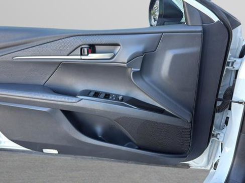 Used 2025 Toyota Camry XSE FWD image 10