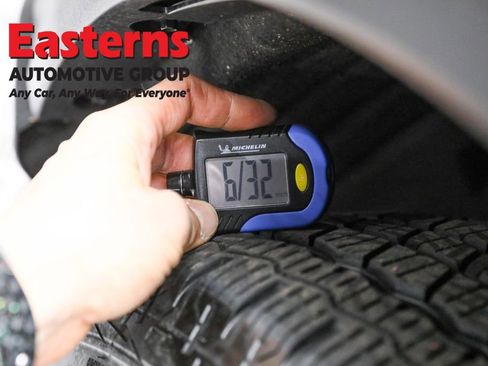 Used 2024 Ford Explorer Base image 27