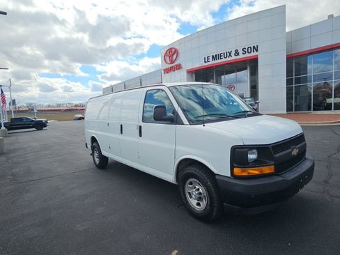 Used 2017 Chevrolet Express 2500 Extended RWD image 1