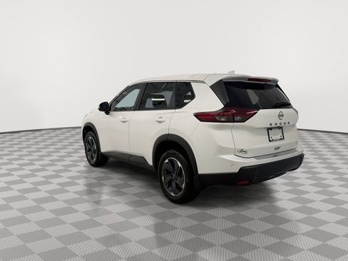 Certified 2025 Nissan Rogue SV image 8