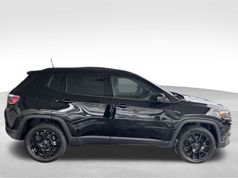 New 2026 Jeep Compass Latitude image 6