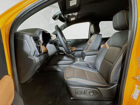 Certified 2026 GMC Canyon AT4 w/ AT4 Premium Package AWD/4WD image 19